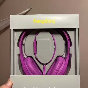 Heyday Wired On-Ear Headphones with Microphone - Vibrant Purple - New in Box